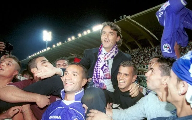 roberto mancini nhung doi bong tung dan dat trong su nghiep